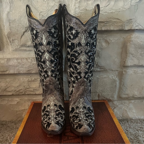 Corral Boots with Brown Inlay and Flowered Embroidery - Picture 1 of 5